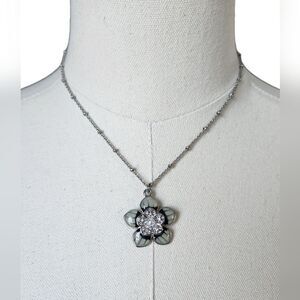 NWOT Lia Sophia "Jasmine" Cut Crystal & Resin flower necklace